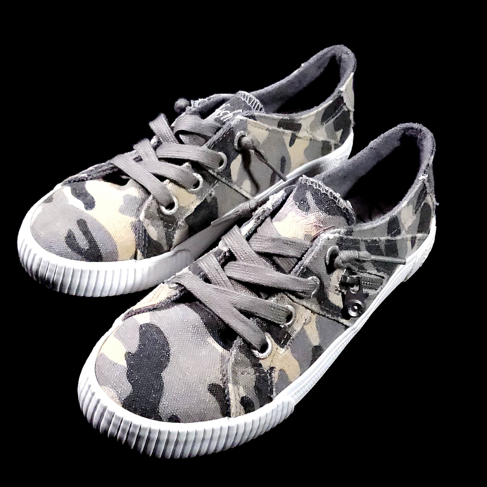 Blowfish Malibu, Fruit, Gray Urban Camo, Women's Size 6